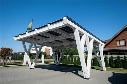Ako môžu EPC-riskovať projekty solárnych prístreškov