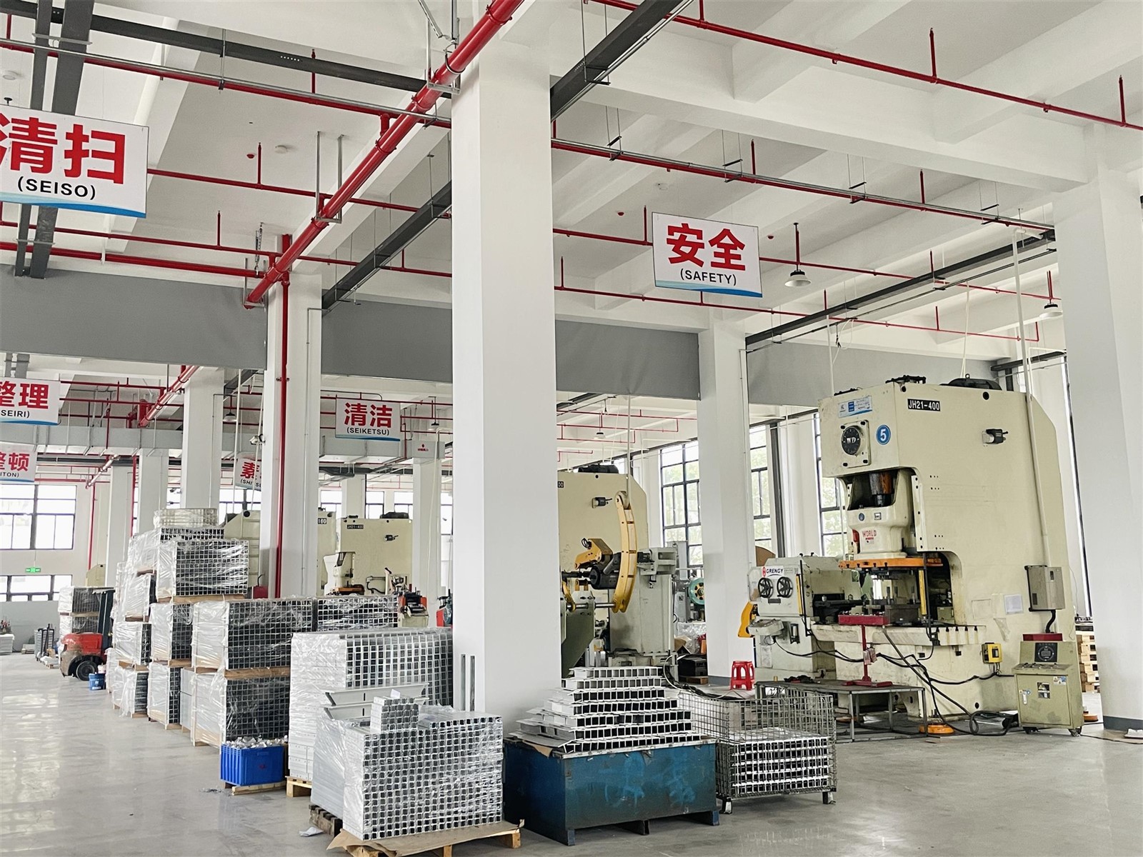 High-Efficiency Vertical Agri-PV Racking High-Efficiency Vertical Agri-PV Racking